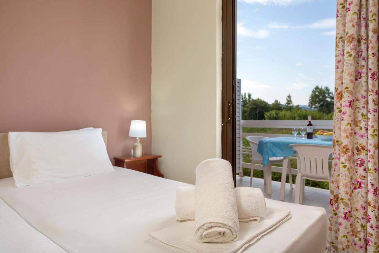 Eleni Studios & Apartments Alykes  Luaran gambar