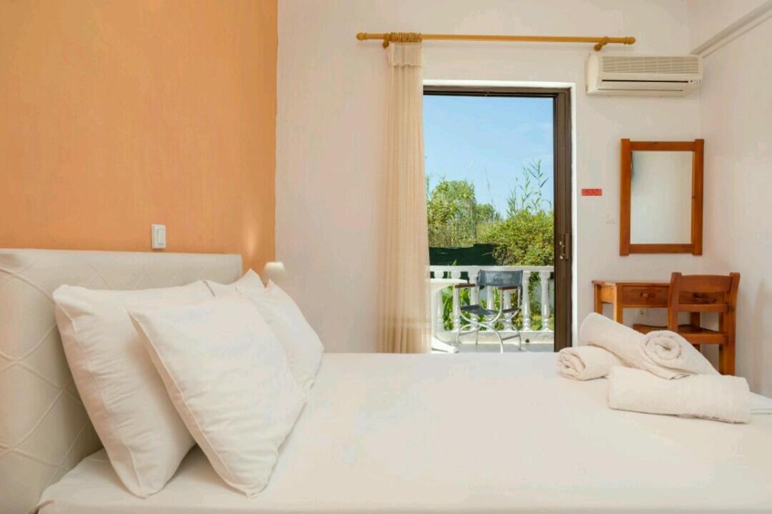 Eleni Studios & Apartments Alykes  Luaran gambar